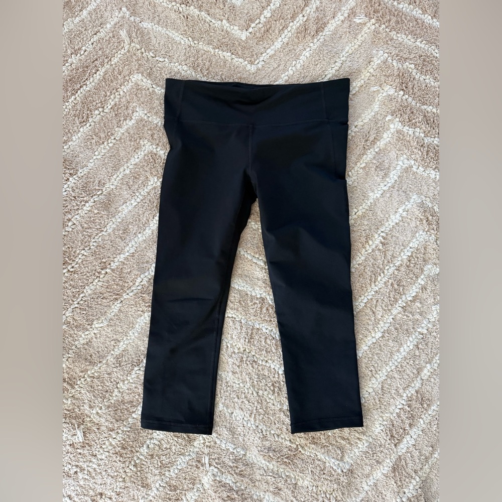 GAP fit Black women's Capri Leggings